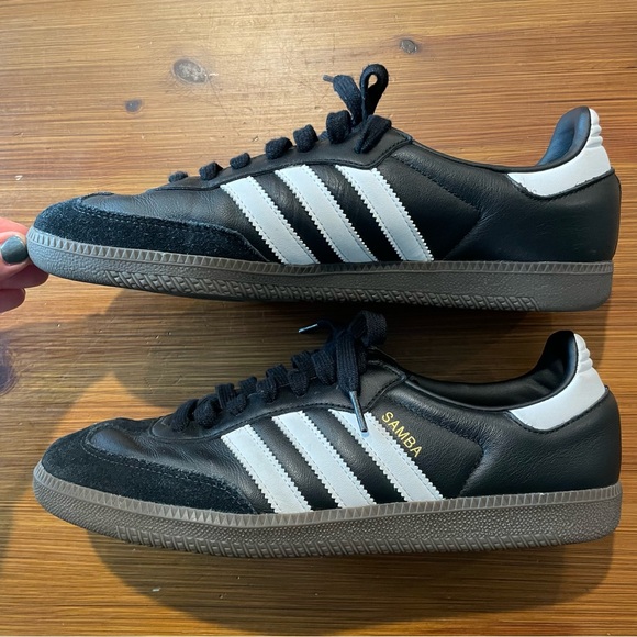 Men’s Adidas Classic Black/White Sambas - Men’s 10.5 - Picture 4 of 8